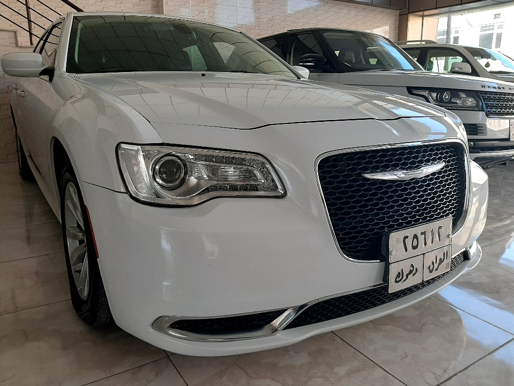 کرایسلەر 300
